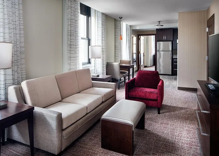By Marriott Downtown/loop Hotel