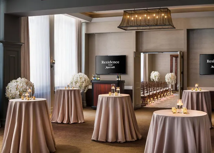 By Marriott Downtown/loop Hotel Chicago