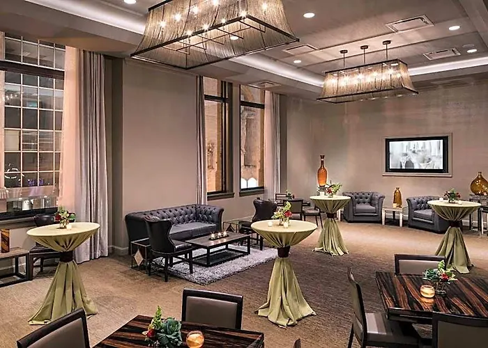 By Marriott Downtown/loop Chicago