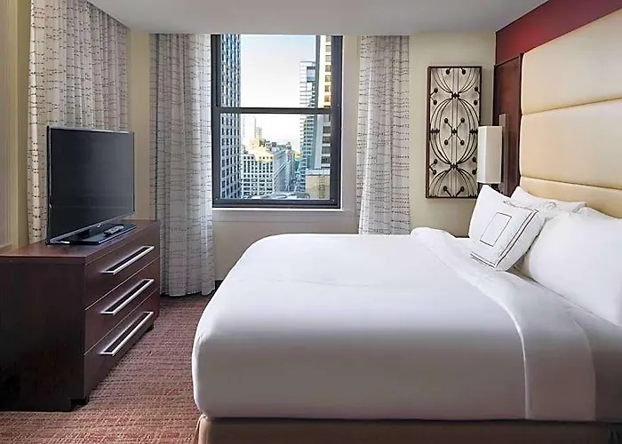 Hotel By Marriott Downtown/loop