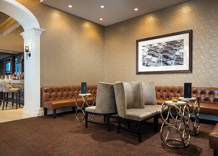 Hotel By Marriott Downtown/loop 3*