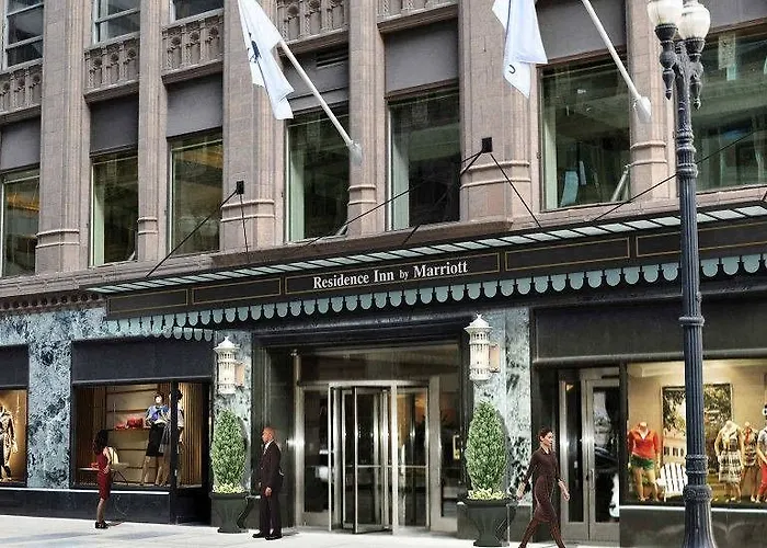 By Marriott Downtown/loop Hotel