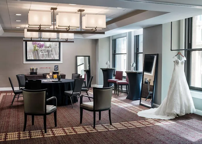 By Marriott Downtown/loop 3* Chicago